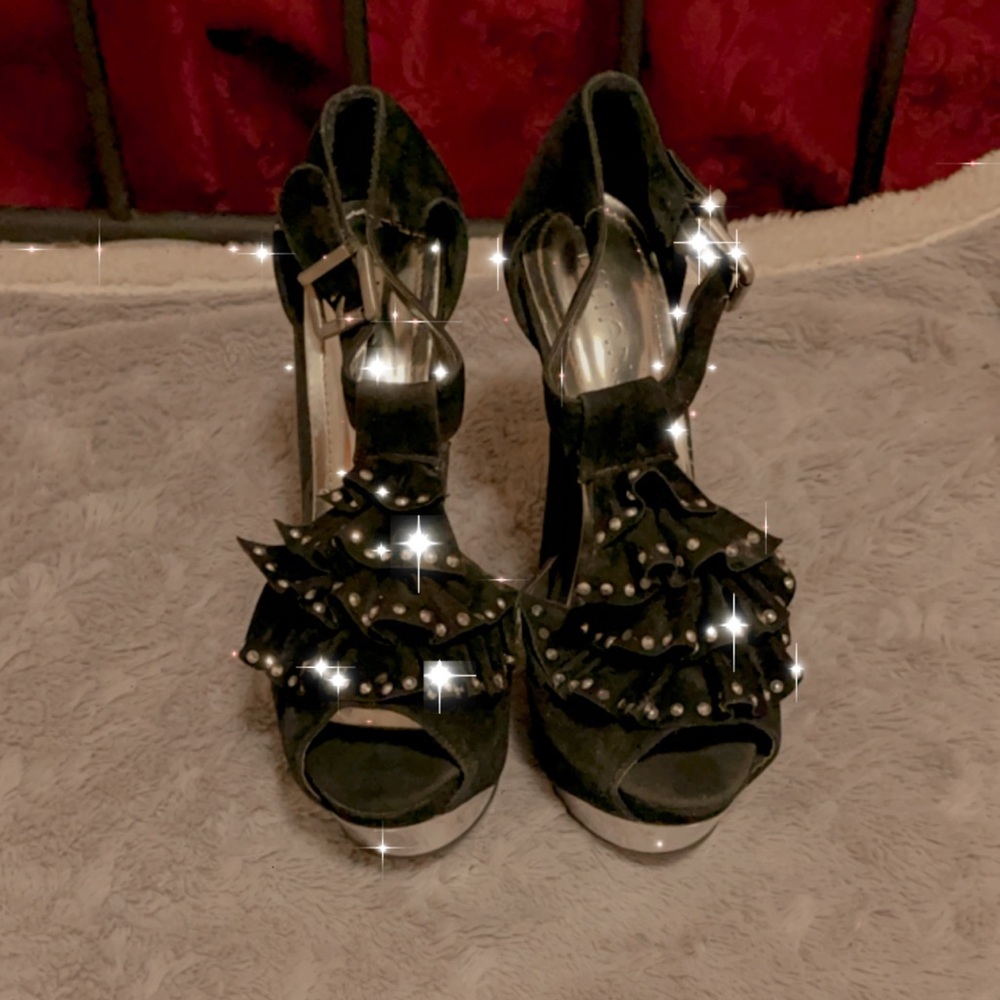 High heels - Picture 4 of 5